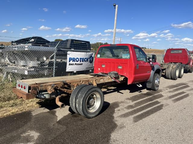 Image of Ford F-550 equipment image 3
