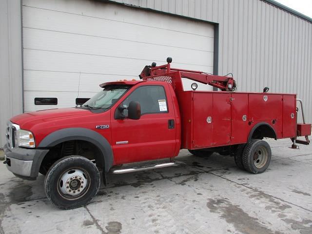 2005 Ford F-550 Equipment Image0
