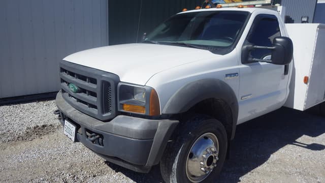 Image of Ford F-550 equipment image 1
