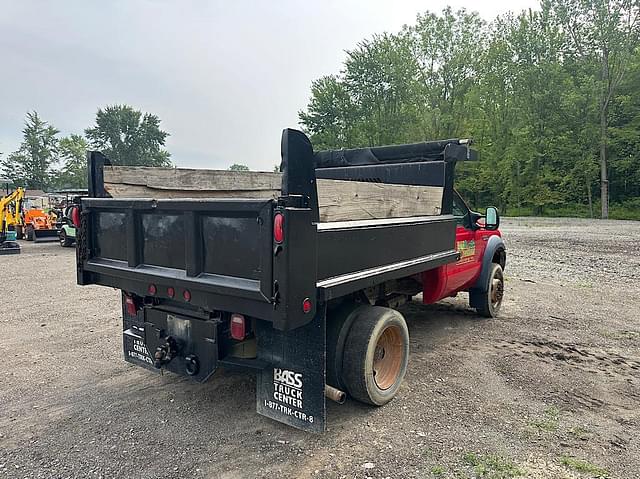 Image of Ford F-550 equipment image 4