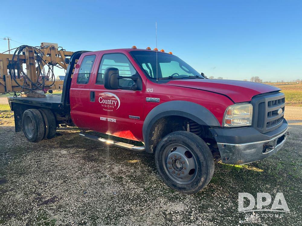 Image of Ford F-550 Primary image