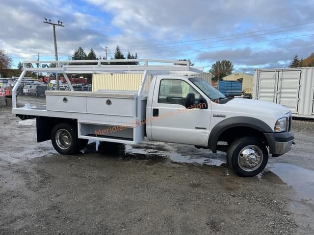 Image of Ford F-550 equipment image 4