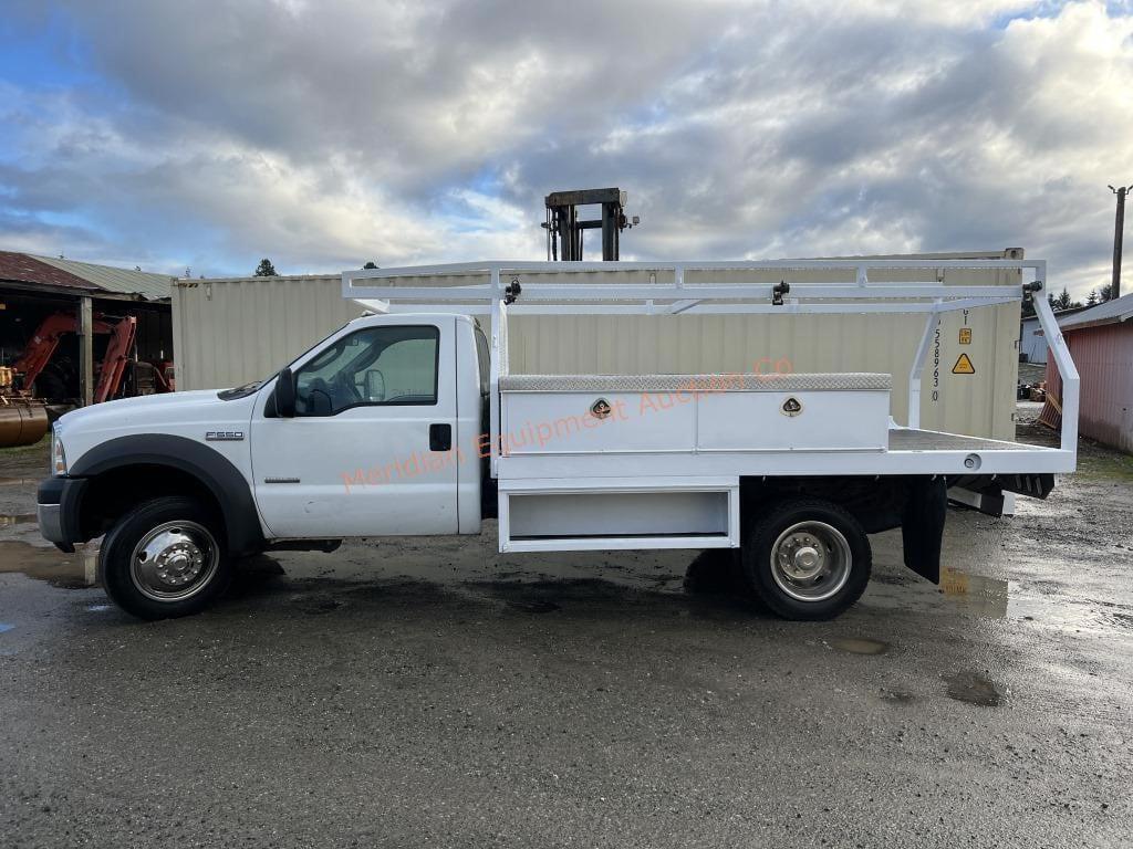 Image of Ford F-550 Primary image