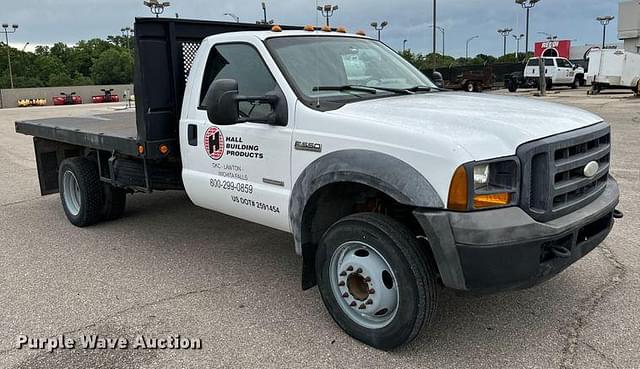 Image of Ford F-550 equipment image 2