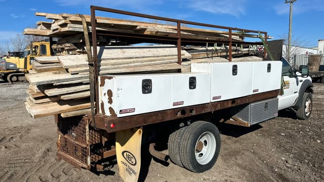 Image of Ford F-550 equipment image 4