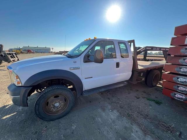 Image of Ford F-550 equipment image 4