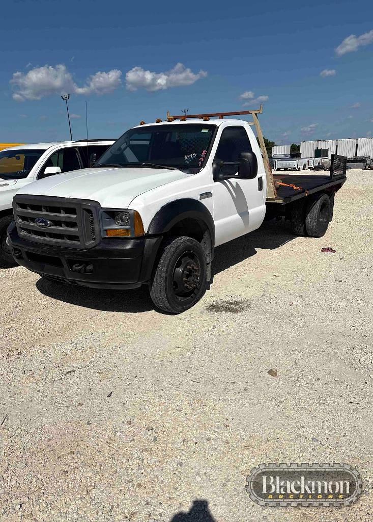 Image of Ford F-550 Primary image