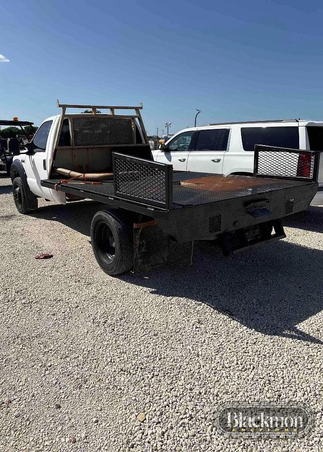 Image of Ford F-550 equipment image 1