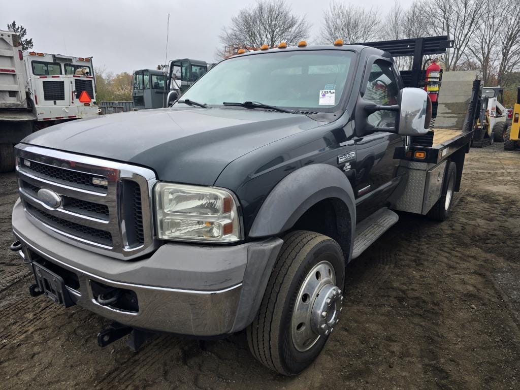 2005 Ford F-550 Equipment Image0