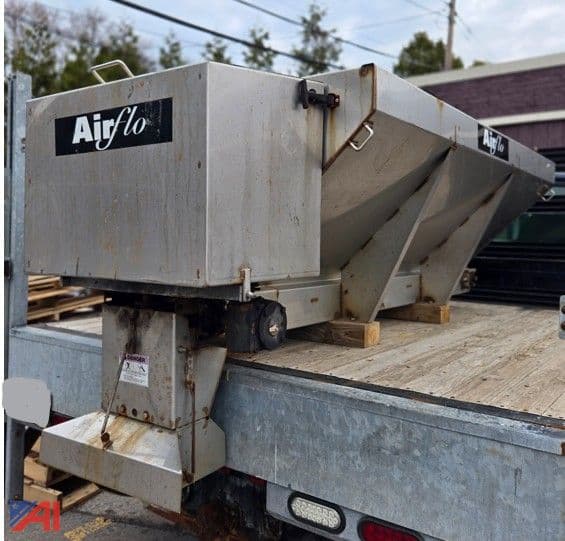 Image of Ford F-550 equipment image 1