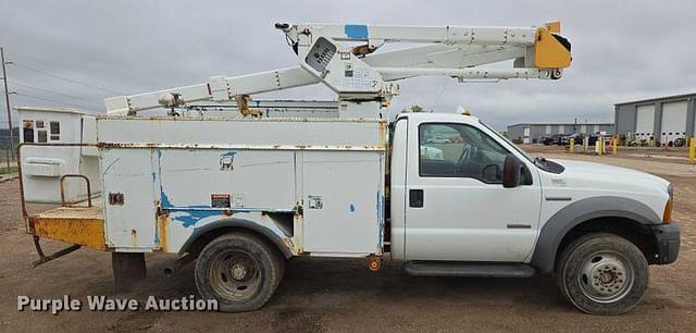 Image of Ford F-550 equipment image 3