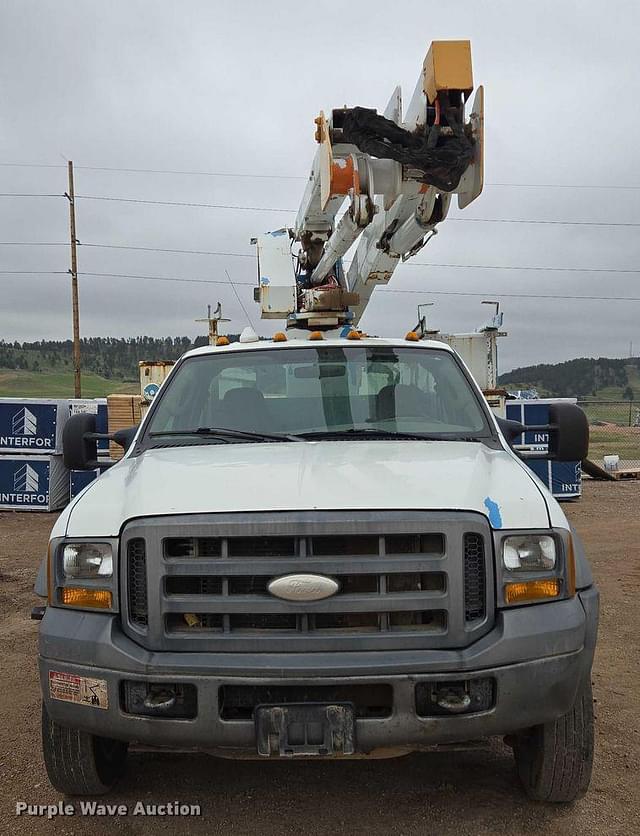 Image of Ford F-550 equipment image 1