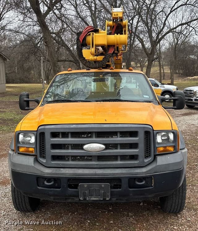 Image of Ford F-550 equipment image 1