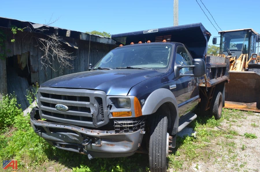 Image of Ford F-550 Primary image