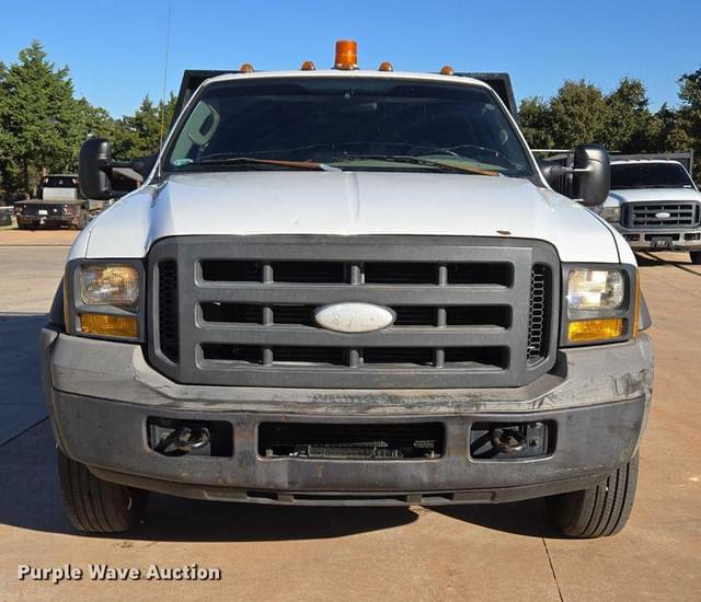 Image of Ford F-550 equipment image 1