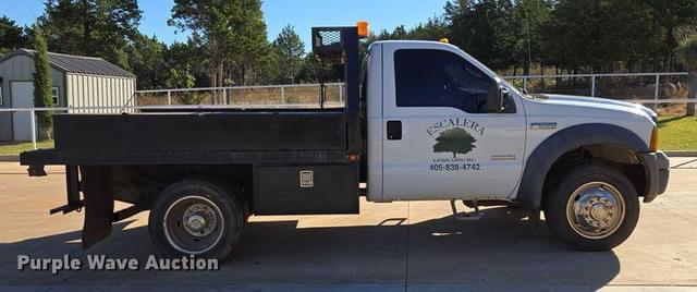 Image of Ford F-550 equipment image 3