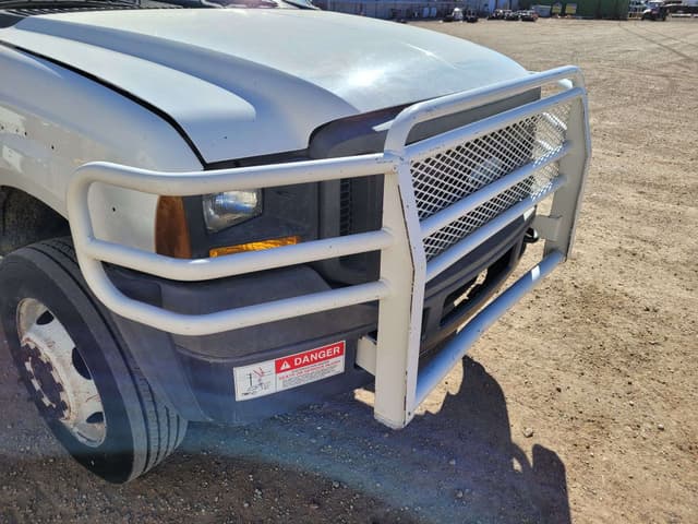 Image of Ford F-550 equipment image 3