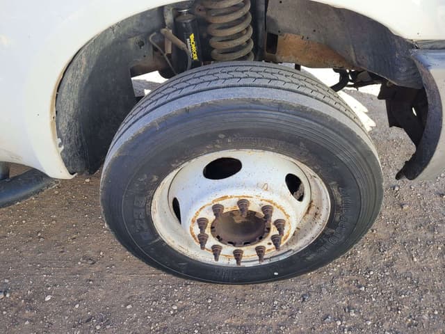 Image of Ford F-550 equipment image 4