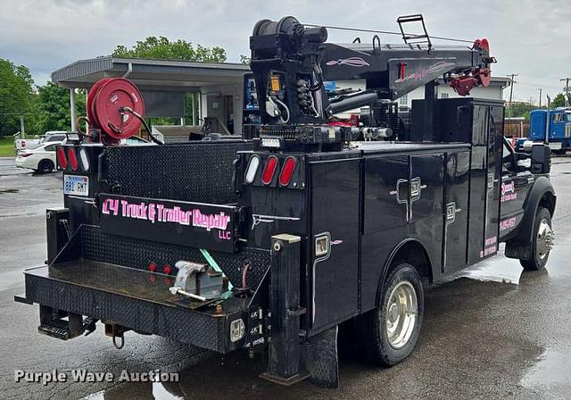 Image of Ford F-550 equipment image 4