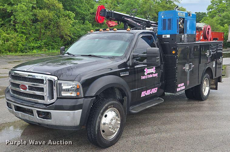Image of Ford F-550 Primary image