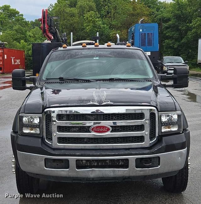Image of Ford F-550 equipment image 1