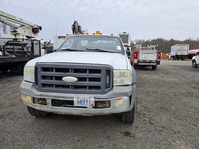 Image of Ford F-550 equipment image 1