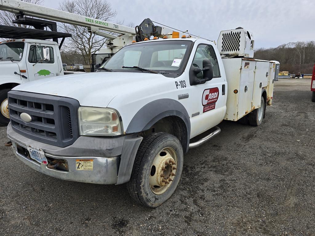 Image of Ford F-550 Primary image