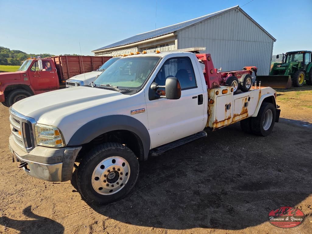 2005 Ford F-550 Equipment Image0