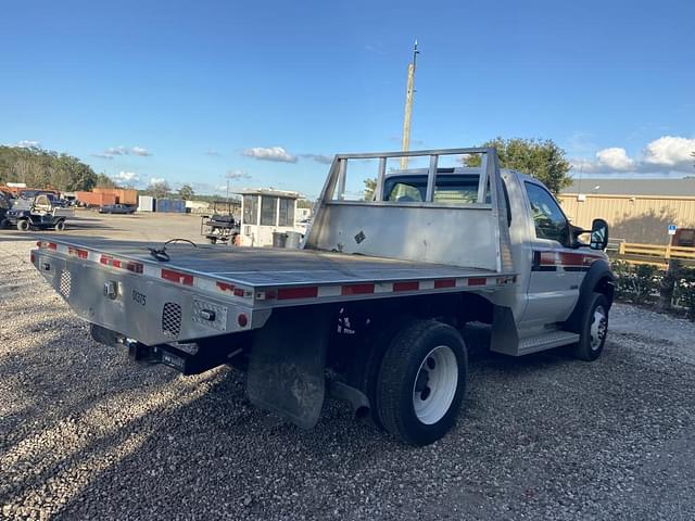 Image of Ford F-550 equipment image 2