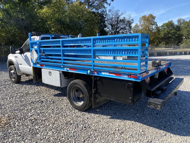 Image of Ford F-550 equipment image 1