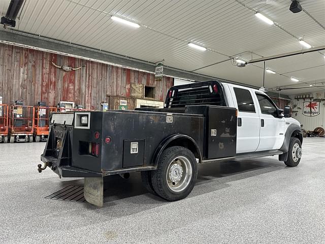 Image of Ford F-550 equipment image 2