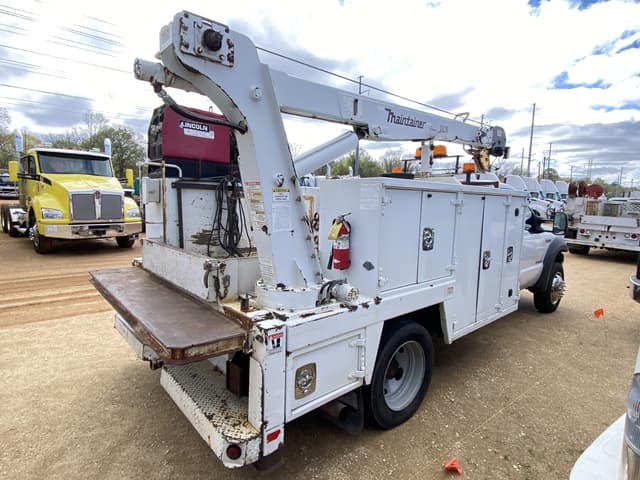 Image of Ford F-550 equipment image 2