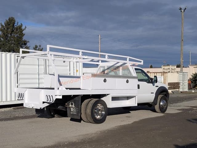 Image of Ford F-550 equipment image 2