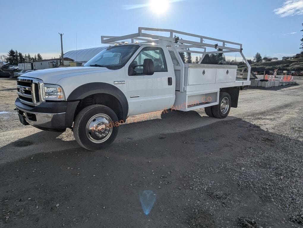 Image of Ford F-550 Primary image