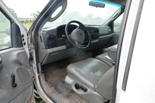 Image of Ford F-550 equipment image 1