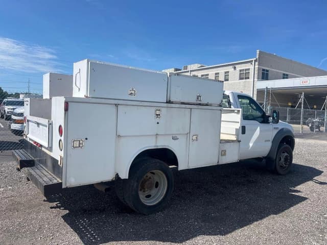 Image of Ford F-550 equipment image 4