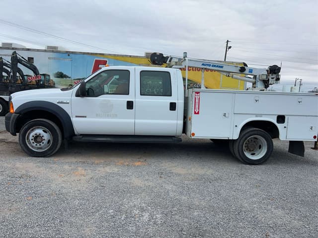 Image of Ford F-550 equipment image 1