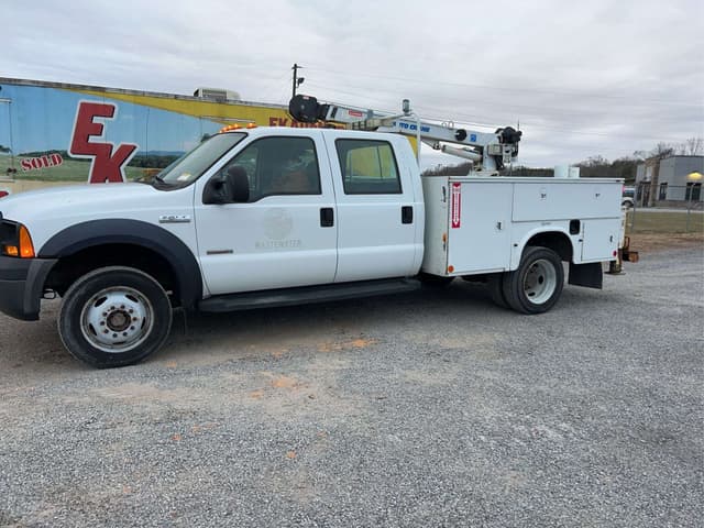 Image of Ford F-550 equipment image 3