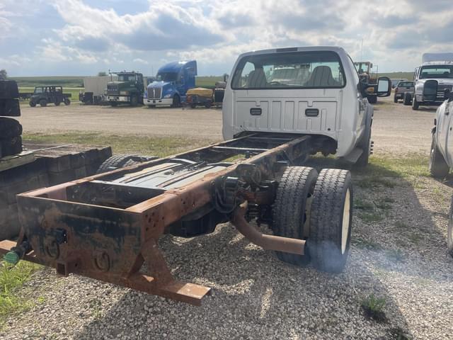 Image of Ford F-550 equipment image 2
