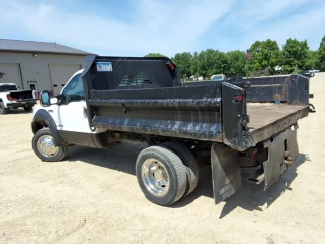 Image of Ford F-550 equipment image 3