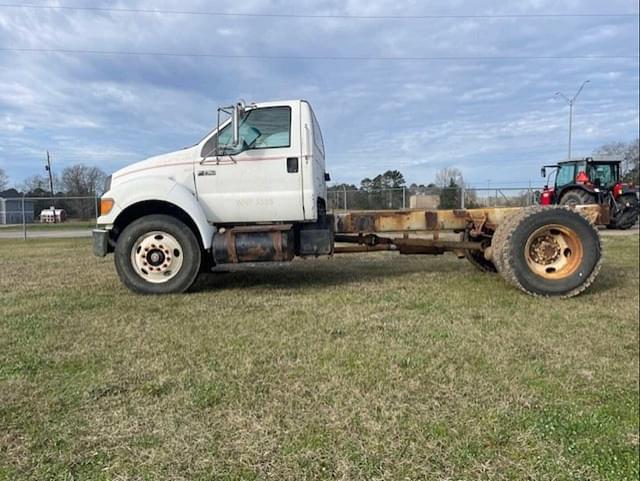 Image of Ford F-650 equipment image 3