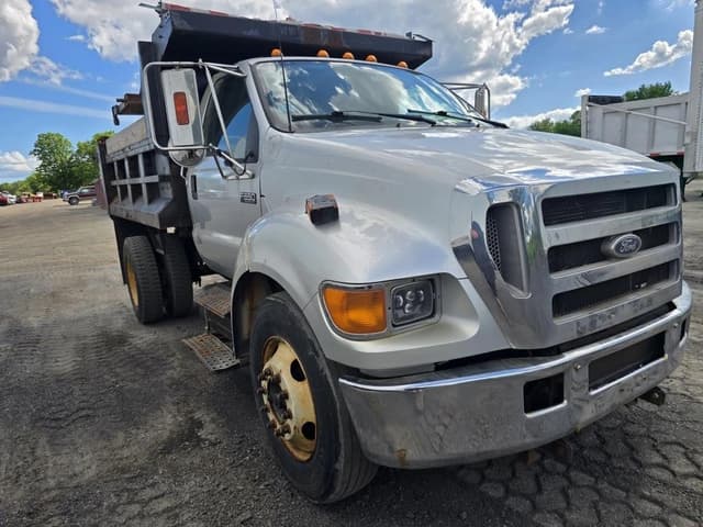 Image of Ford F-650 equipment image 2