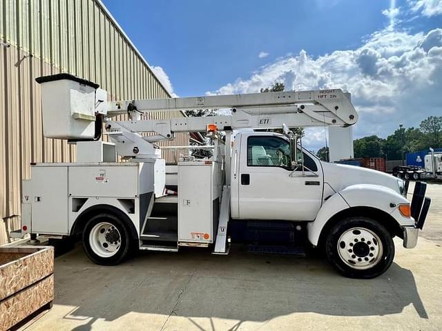 Image of Ford F650 equipment image 3