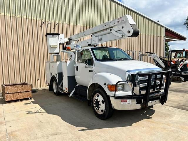 Image of Ford F650 equipment image 2