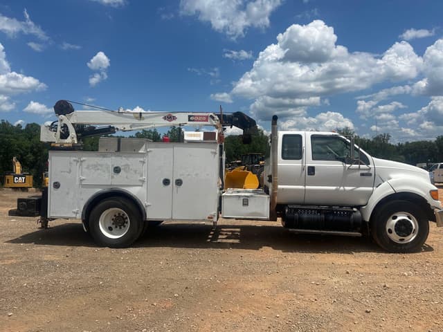 Image of Ford F-650 equipment image 2