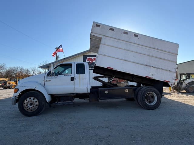 Image of Ford F-650 equipment image 1