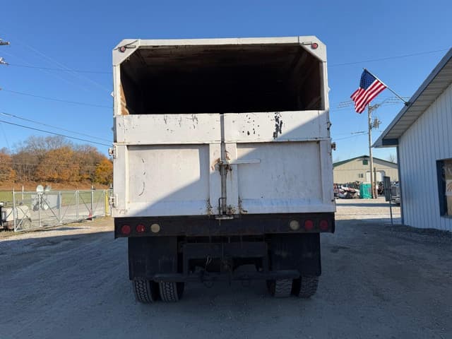 Image of Ford F-650 equipment image 4