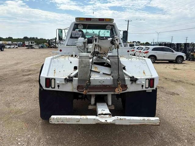 Image of Ford F-650 equipment image 4