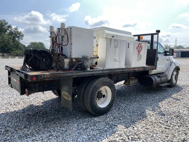 Image of Ford F-650 equipment image 2