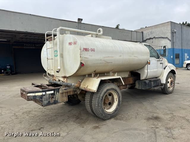 Image of Ford F-650 equipment image 4